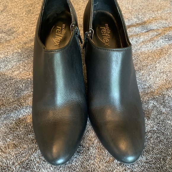 Moda Reflex black booties size 8.5. - Picture 5 of 6